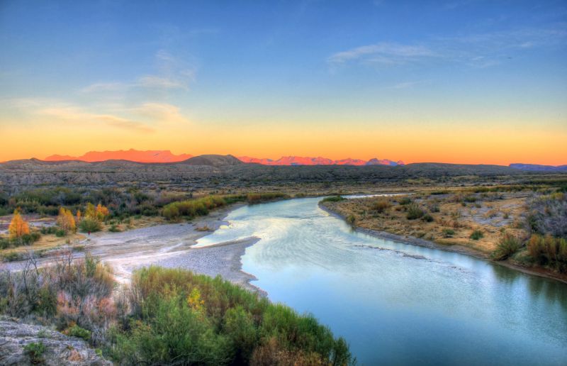 texas-big-bend-national-park-overview-of-the-rio-grande-at-dusk.jpg